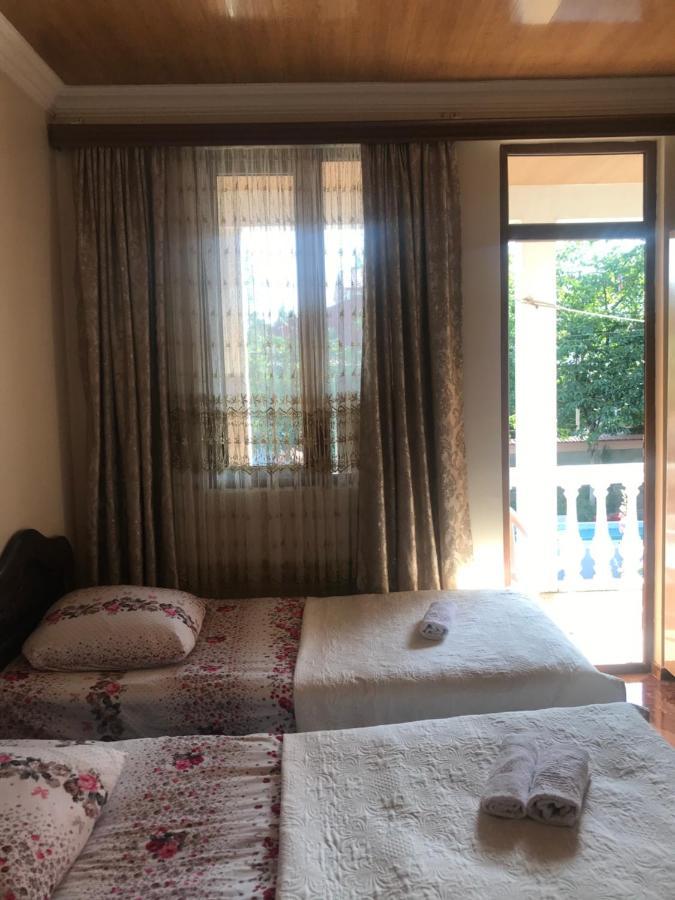 Linda Guest House Batumi Exterior foto