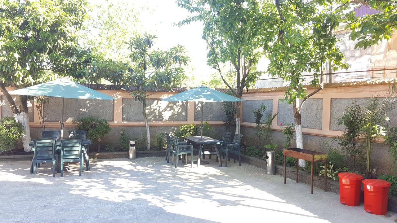 Linda Guest House Batumi Exterior foto